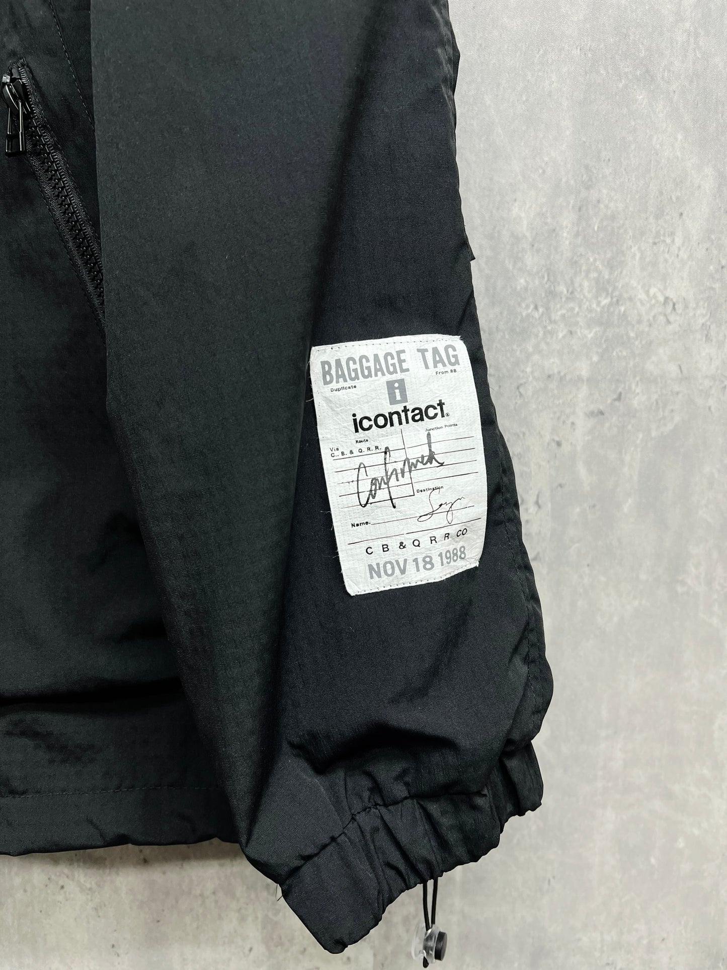 Half-Zip Hoodie Jacket -Black-